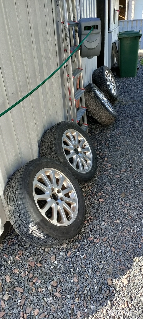 21 / 24