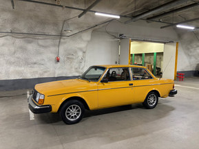 Volvo 242