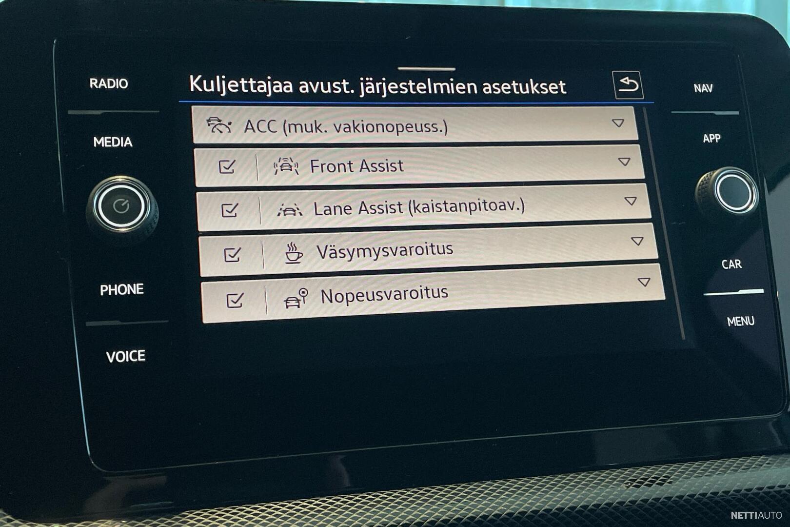 17 / 18