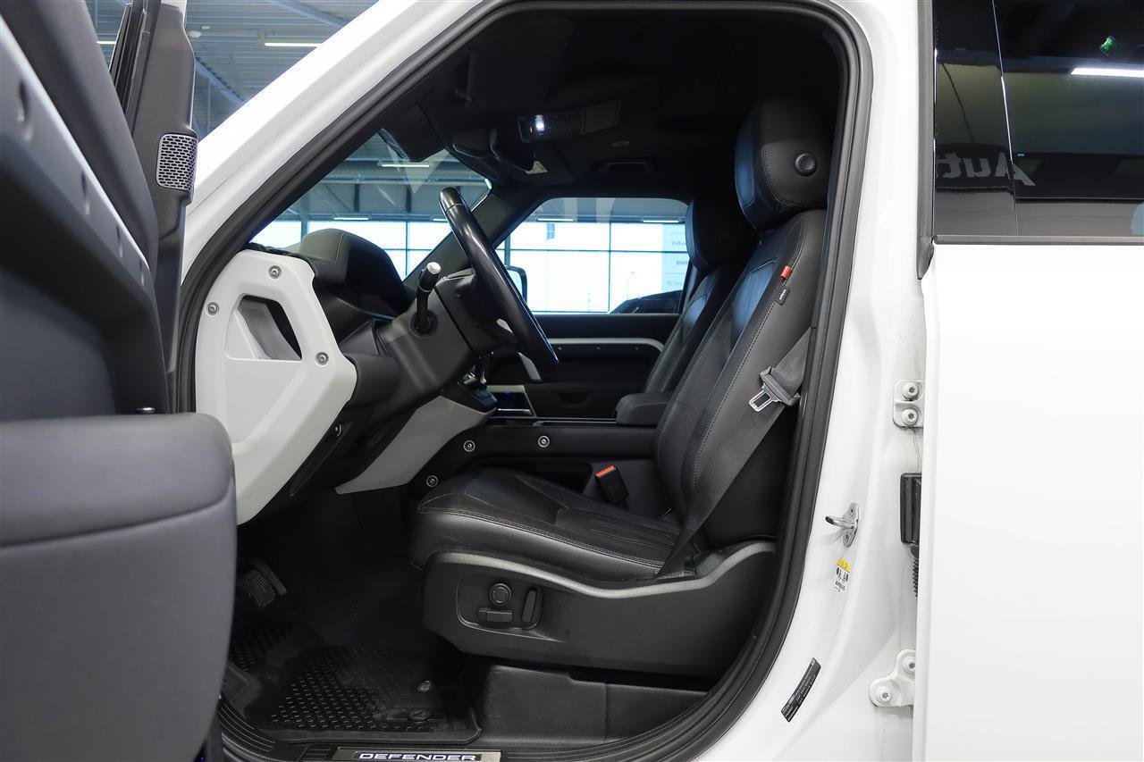 Land Rover Defender 2022, photo 7/16