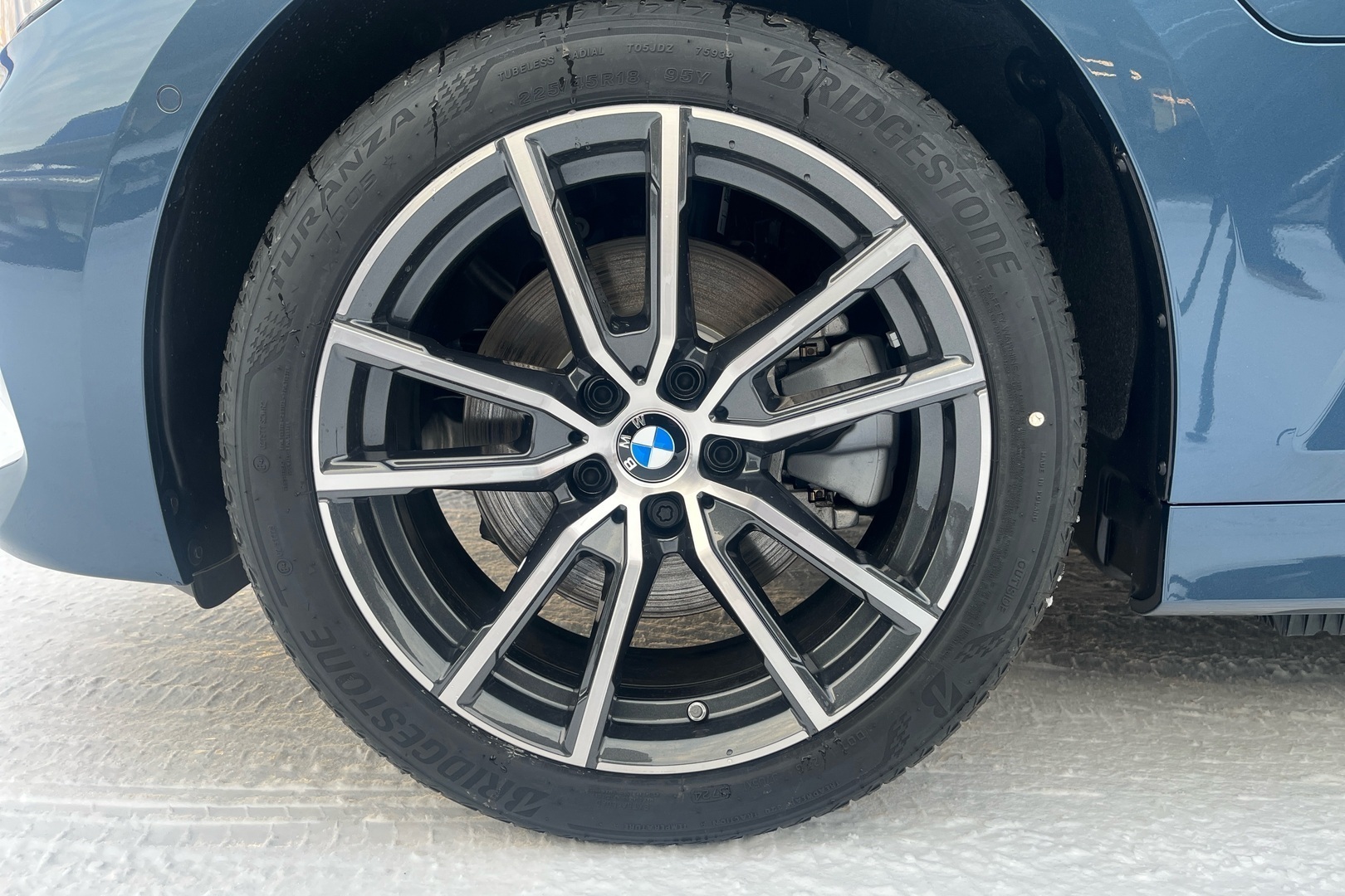 BMW 330 2025, kuva 6/18