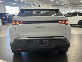 Peugeot e-3008