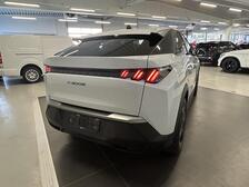 Peugeot e-3008