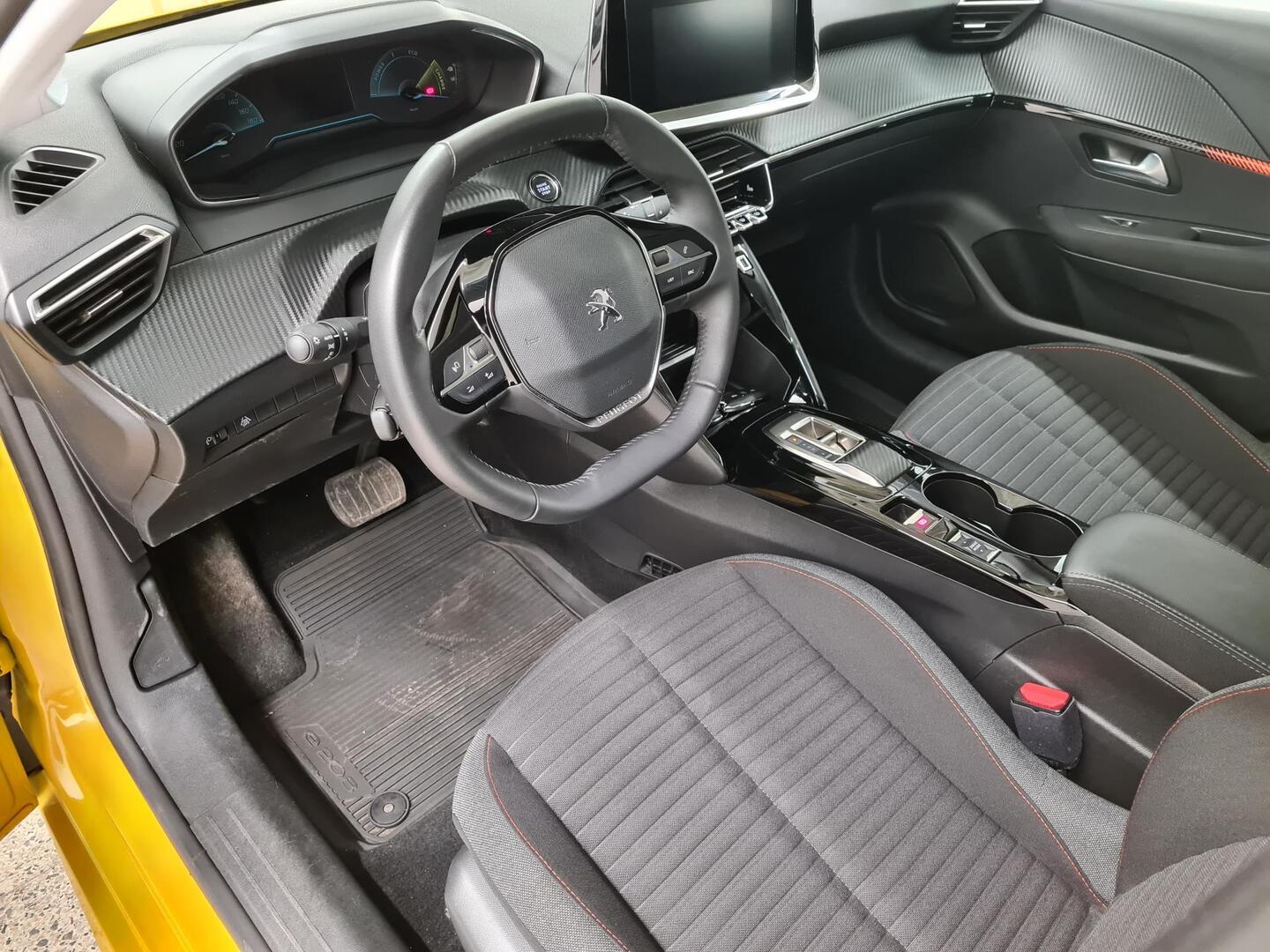 Peugeot e-208 2023, photo 7/27