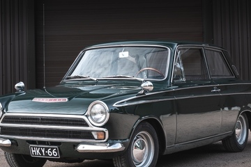Ford Cortina