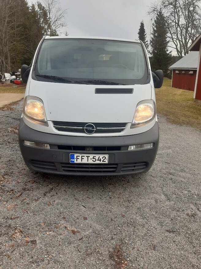 Opel Vivaro Combi L1H1 1,9 CDTI (100hv) 2003, kuva 2/5