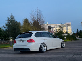 BMW 325