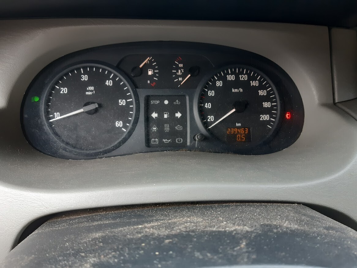 Opel Vivaro Combi L1H1 1,9 CDTI (100hv) 2003, kuva 5/5