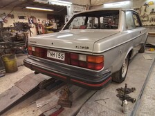 Volvo 242
