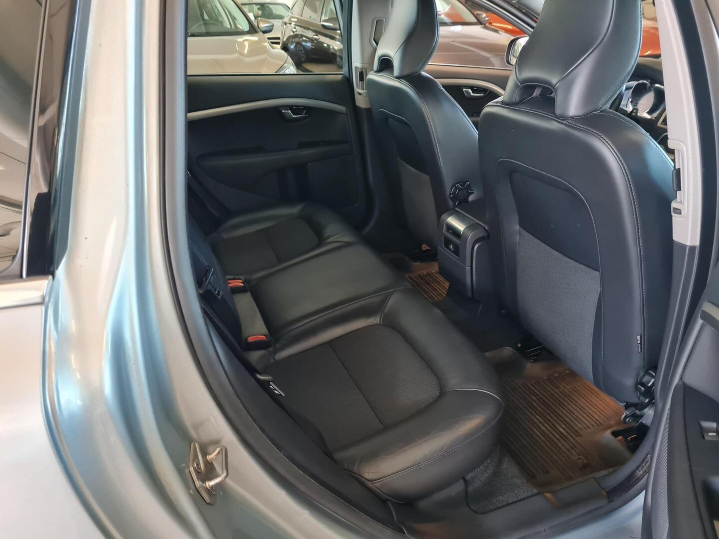 Volvo V70 D2 Business aut 2014, photo 7/8