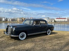 Mercedes-Benz 220