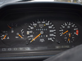 Mercedes-Benz E 230
