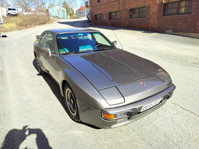 Porsche 944