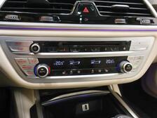 BMW 740