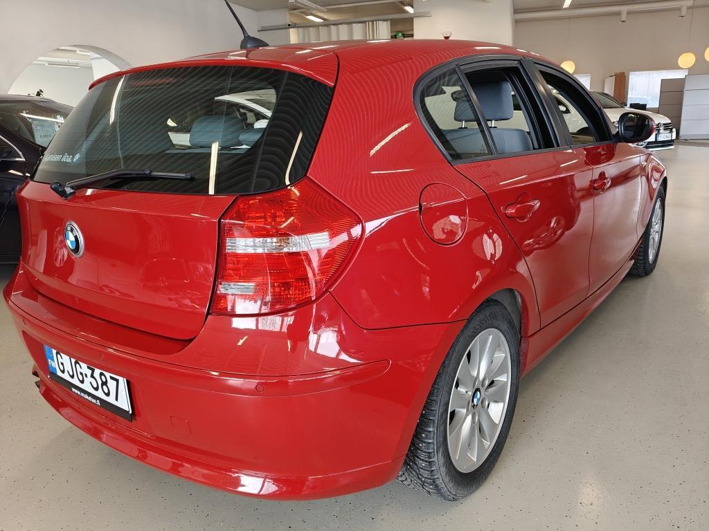 BMW 116 2.0i Automaatti 2010, kuva 2/10