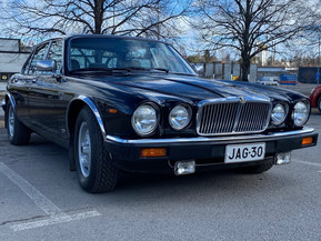 Jaguar XJ12