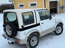 Suzuki Samurai