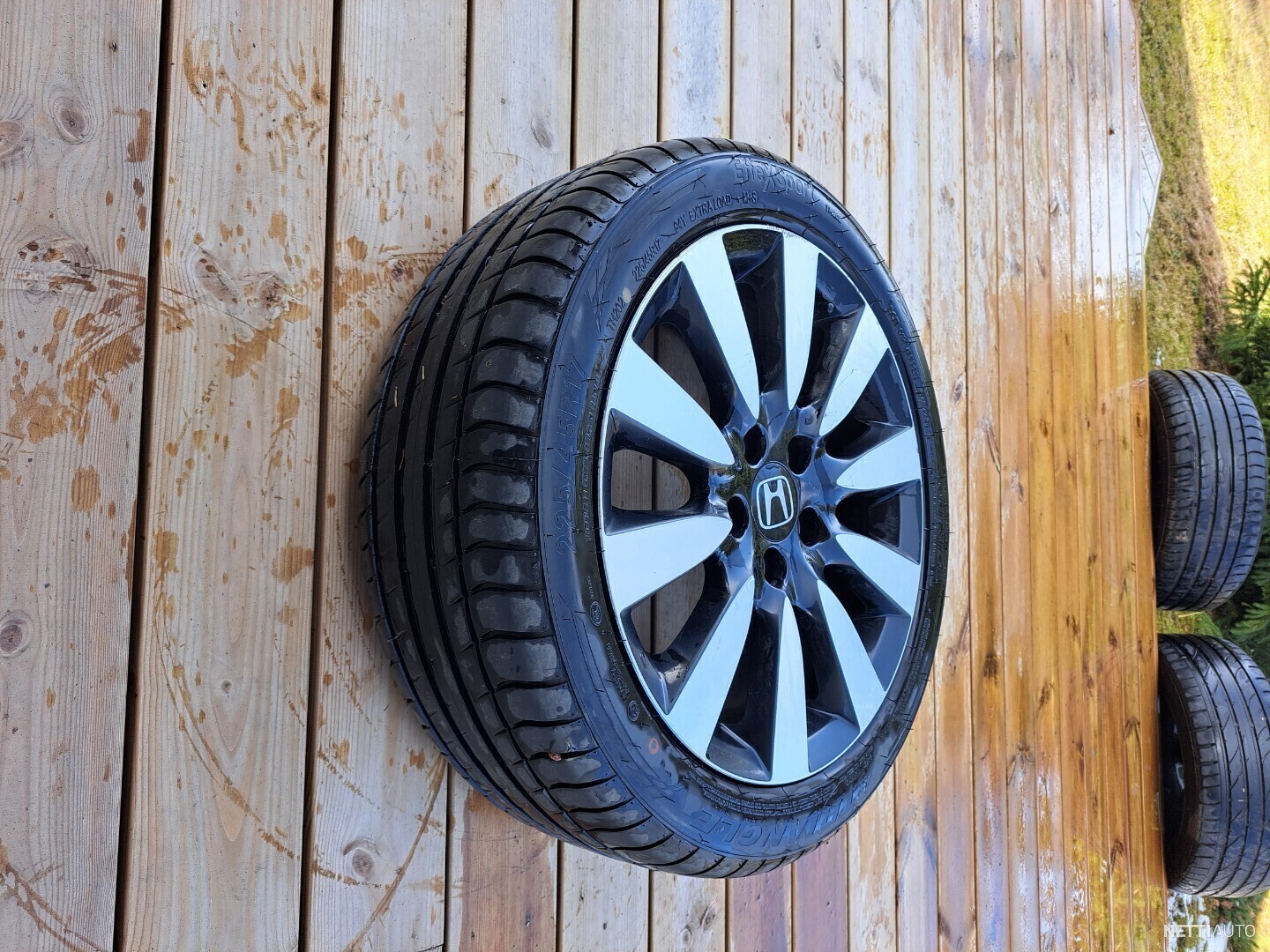 15 / 17