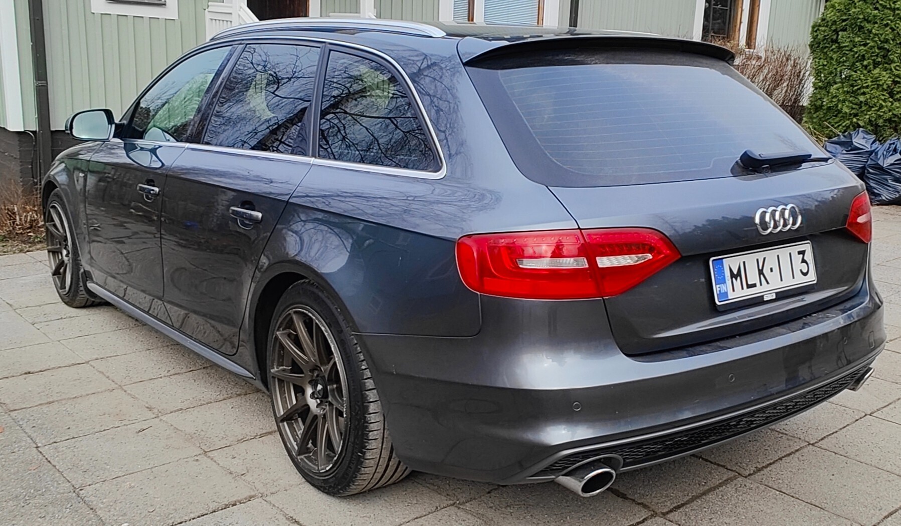 Audi A4 Avant 2,0 TFSI Flex fuel 132 kW 2013, kuva 4/11