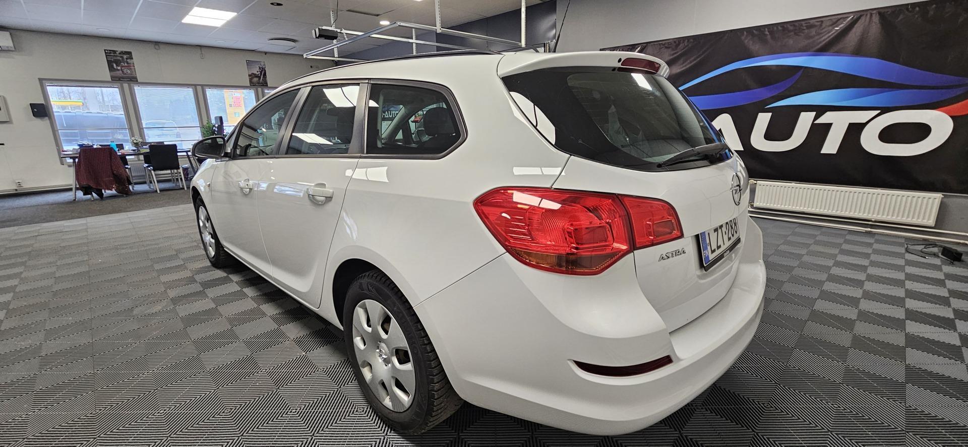 Opel Astra 1,6 Sport Tourer EcoFlex 2012, bild 3/10