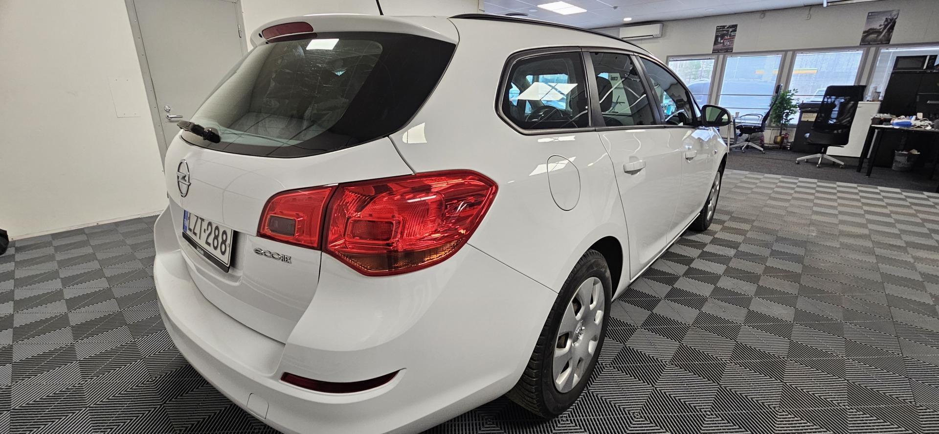 Opel Astra 1,6 Sport Tourer EcoFlex 2012, bild 4/10