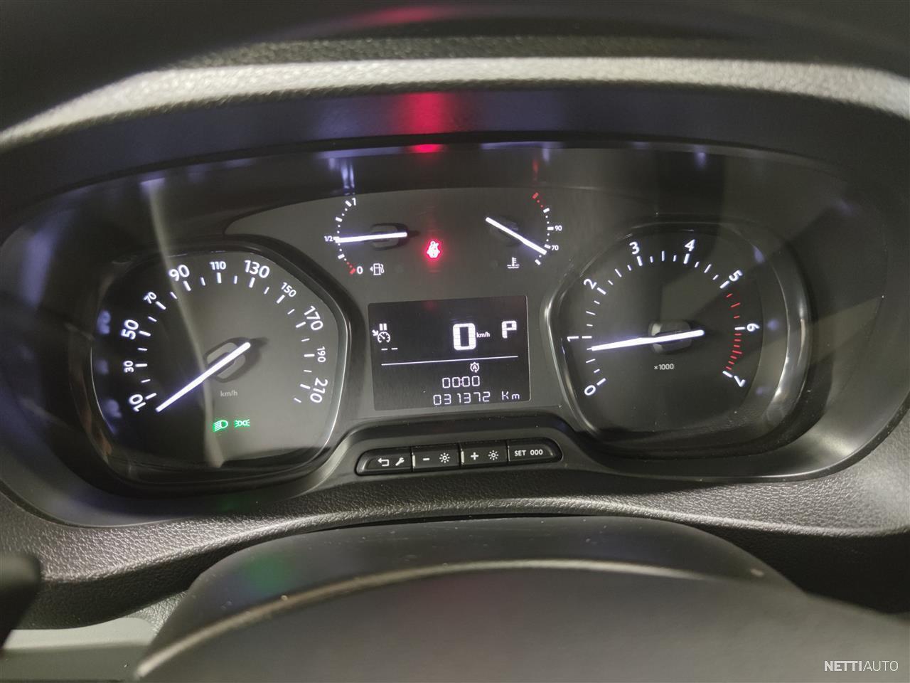 9 / 18