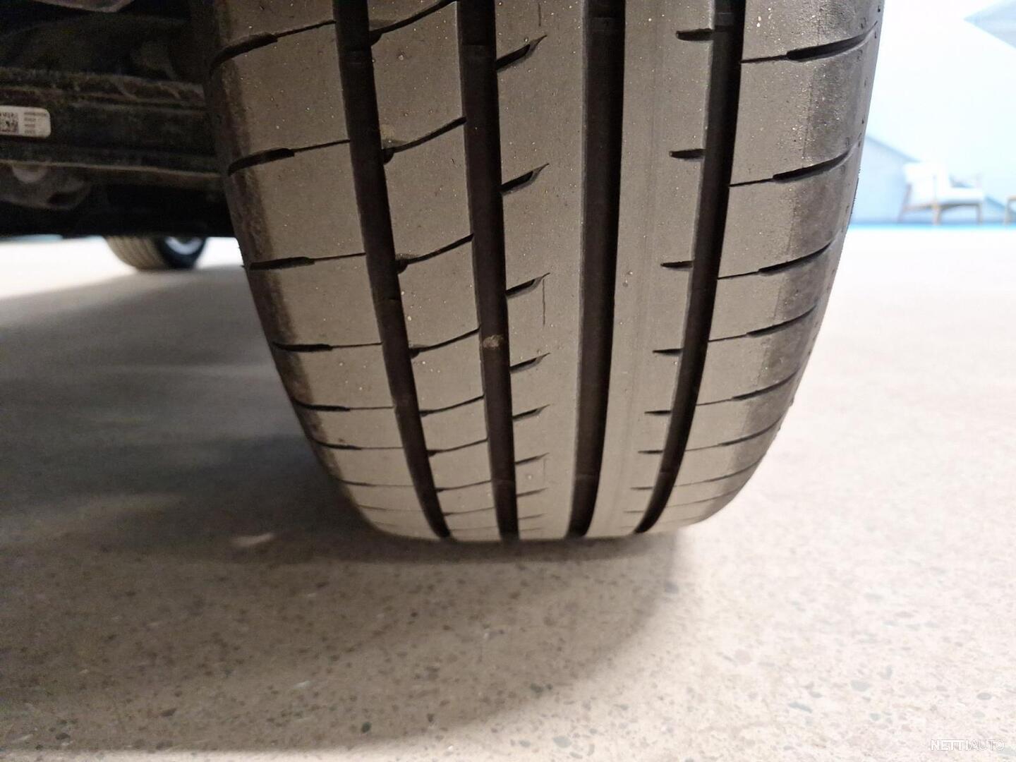17 / 33