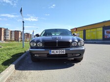 Jaguar XJ6
