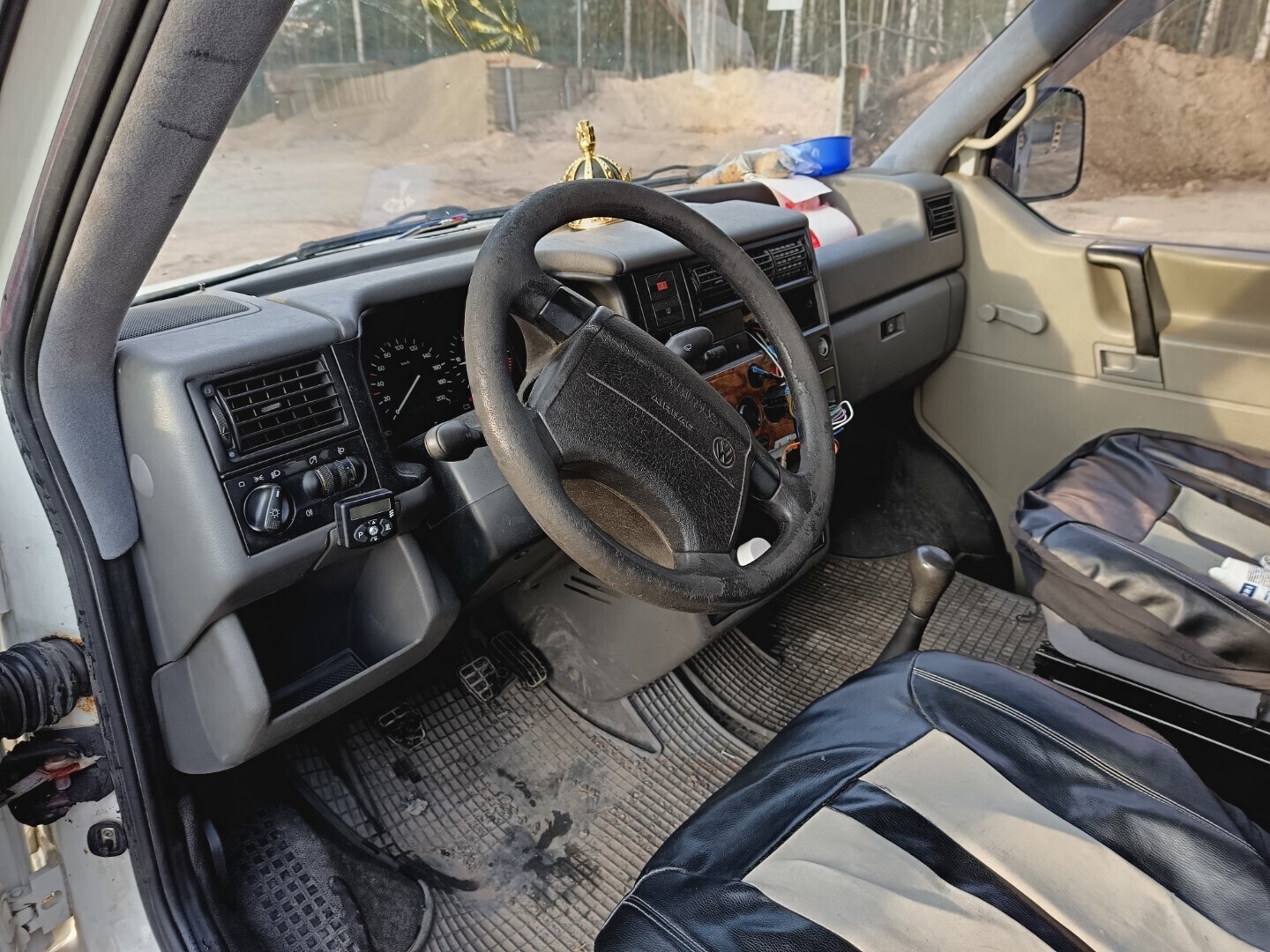 Volkswagen Transporter 1+8 bussi 1999, kuva 6/8