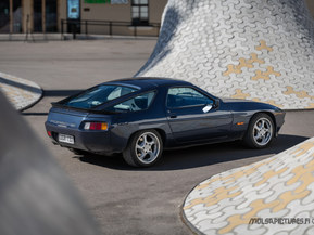 Porsche 928