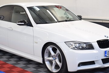 BMW 323
