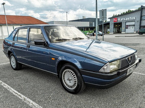 Alfa Romeo 75