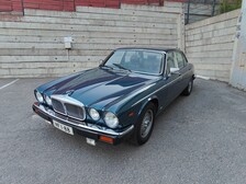 Daimler Double Six