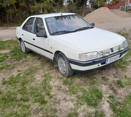 Peugeot 405