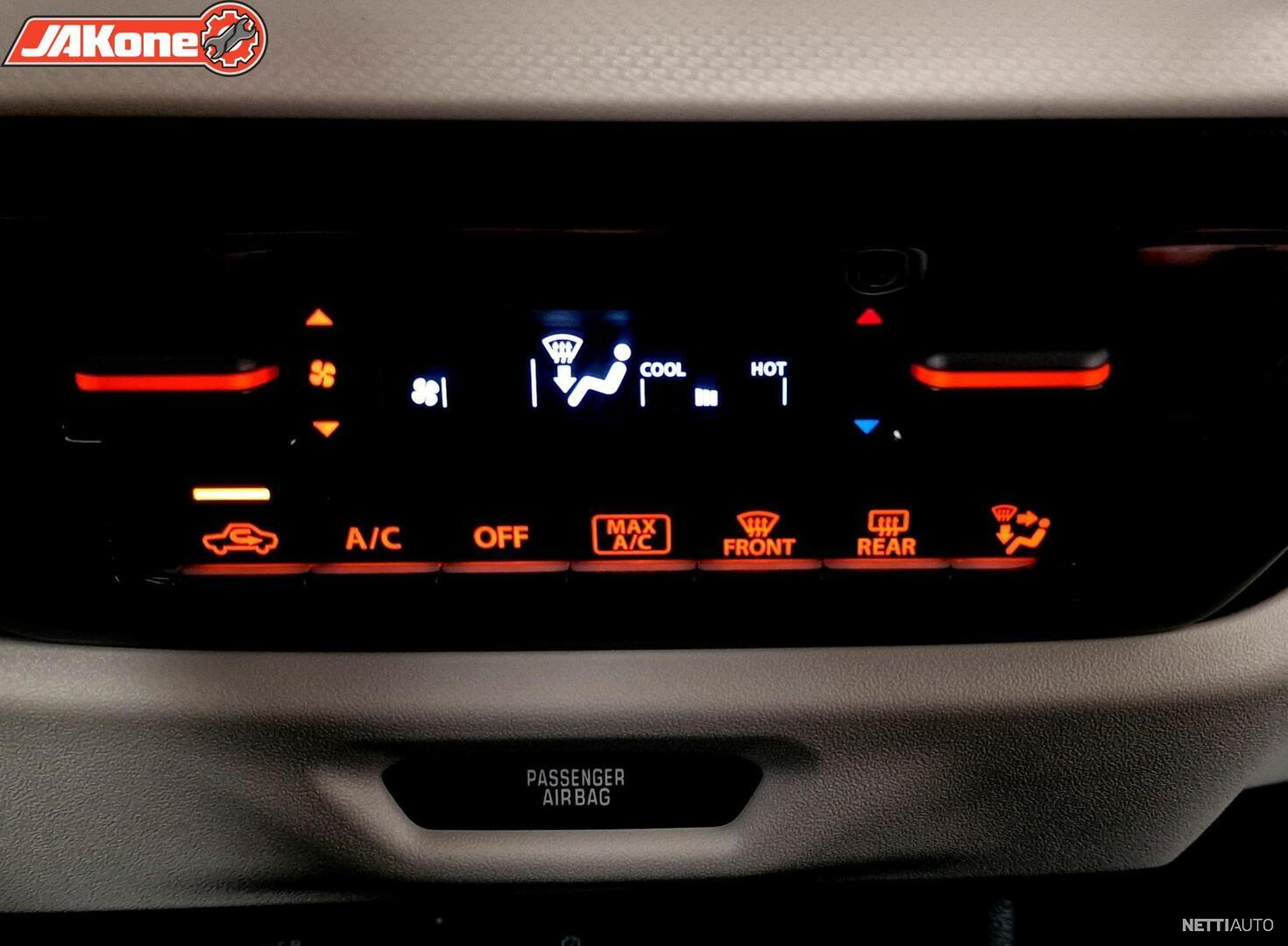 11 / 16