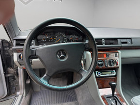 Mercedes-Benz 300