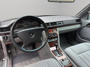 Mercedes-Benz 300