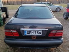 Mercedes-Benz 220