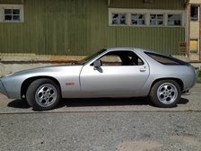 Porsche 928