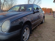 Mercedes-Benz 220