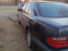 Mercedes-Benz 220