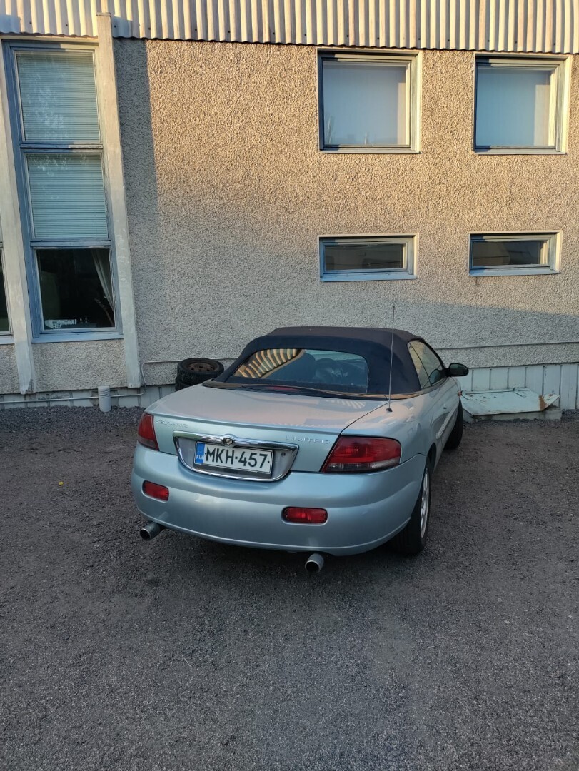 Chrysler Sebring Limited 2002, photo 7/8