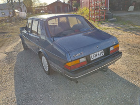 Saab 900