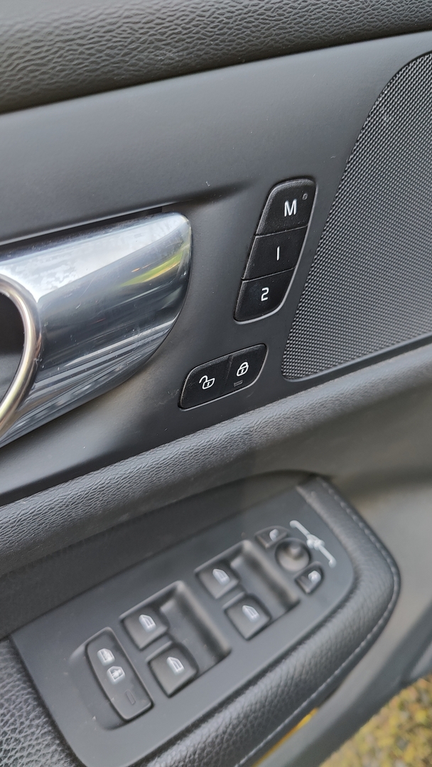 Volvo V60 2020, photo 2/6