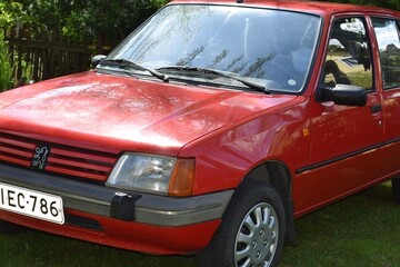 Peugeot 205