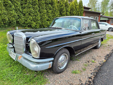 Mercedes-Benz 220
