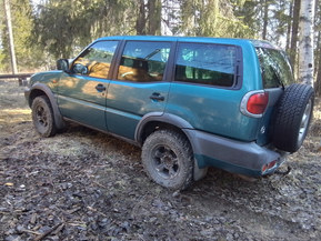 Nissan Terrano II