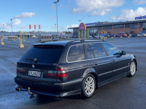 BMW 523