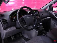Hyundai H1 Van