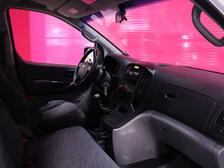 Hyundai H1 Van